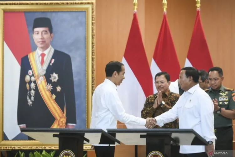 Jokowi beri kenaikan pangkat jenderal penuh ke Prabowo, foto antara/ist/