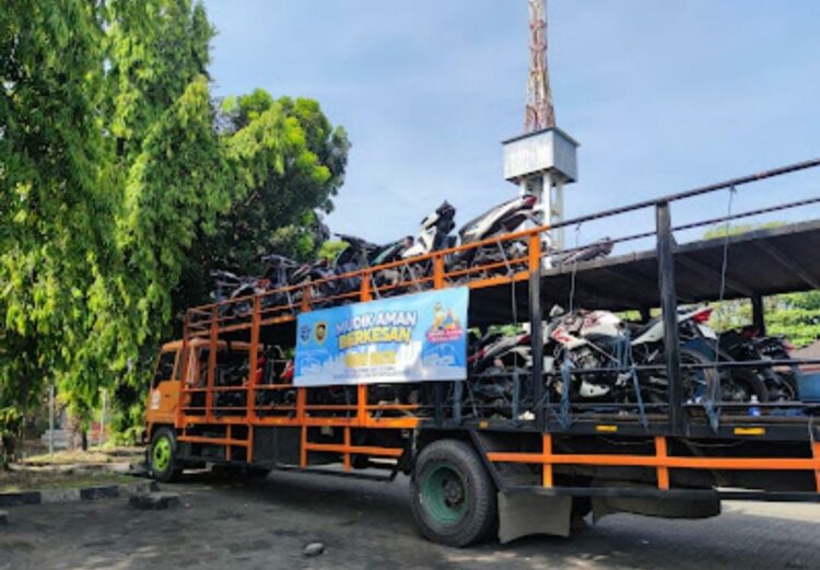 Sejumlah sepeda motor diangkut truk dalam rangka Program Mudik Gratis. Dokumentasi Kemenhub