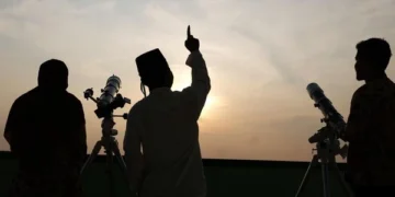 Melihat hilal Ramadhan