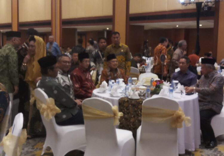 Acara Milad ke 65 Imam Besar Masjid Istiqlal Prof Dr KH Nasaruddin Umar di Hotel Borobudur Jakarta, Ahad (23/6) malam, hadir mantan Wapres Jusuf Kalla, mantan Menko Polhukam Mahfud MD dan Oesman Sapta Odang.