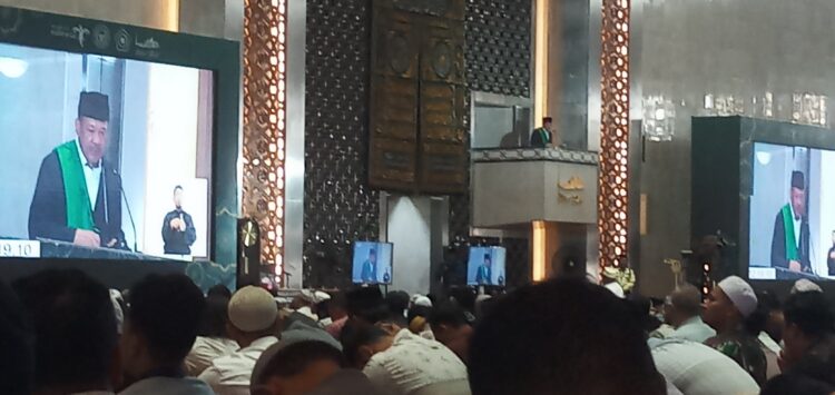 Ketua BAZNAS Prof Dr KH Noor Achmad menyampaikan khutbah Jum'at di Masjid Istiqlal, Jum'at (19/7).