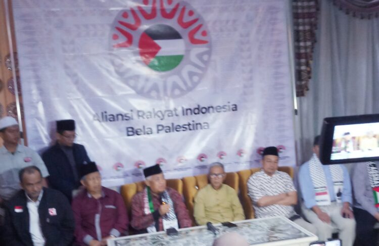 Komite Pengarah Aliansi Rakyat Indonesia Bela Palestina Prof Din Syamsuddin kepada pers di Jakarta, Rabu, foto KS.