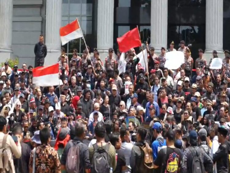 Massa unjuk rasa di Jakarta, Kamis