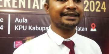Tiga Bapaslon Bupati dan Wabup Bursel Daftar di Hari Terakhir